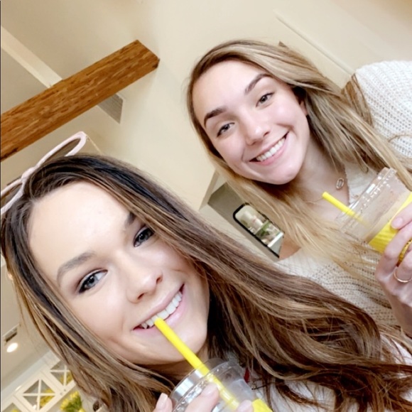 Meet your Posher, Mia - Picture 1 of 1